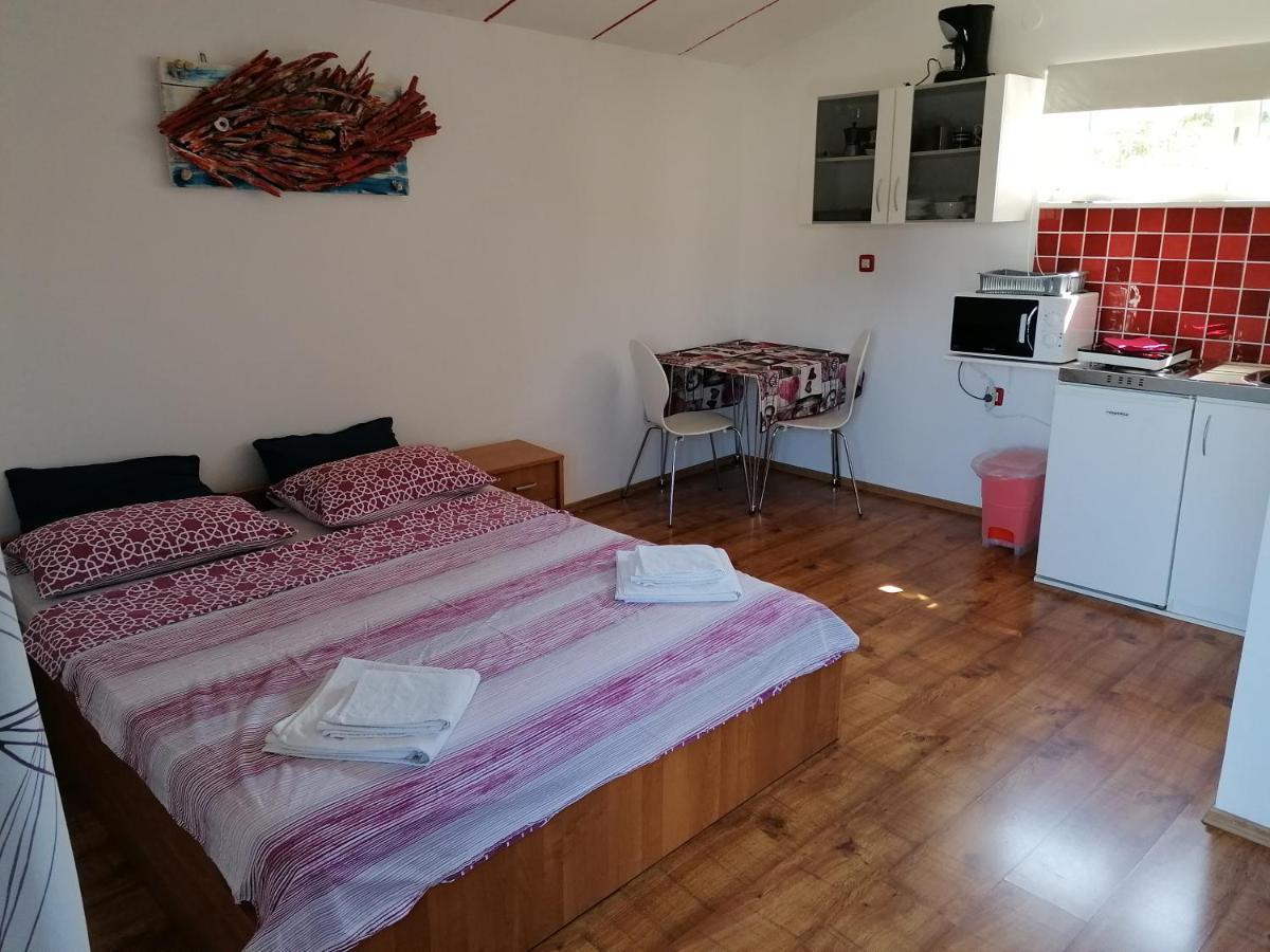 רוביני Nice Studio Near Centar+Free Parking מראה חיצוני תמונה